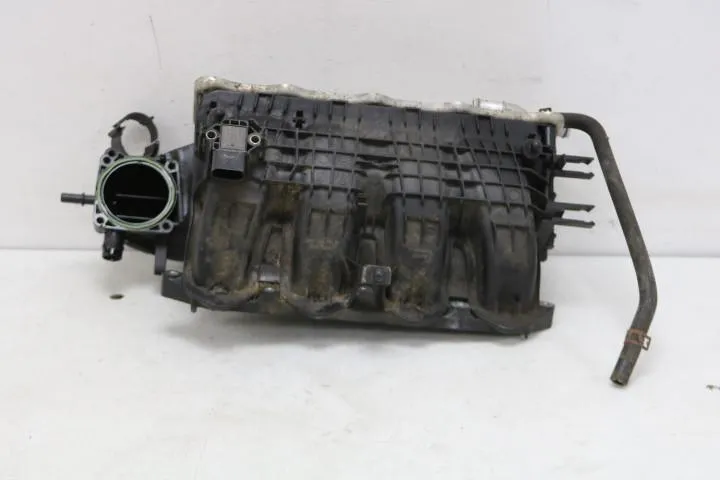 Inlaatspruitstuk Audi A3 8V 04E129711E