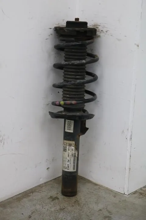 Schokbreker voorzijde kan L en R VW Touran 1T 1T0413031GQ