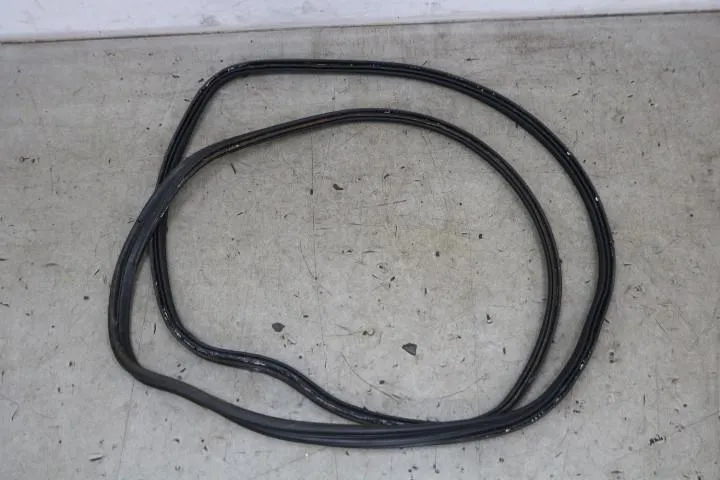 Achterklep rubber VW Lupo GTI 1H0827705A