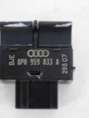 Tankklep en achterklep schakelaar Audi TT Coupe 8P0959833A