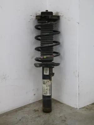 Schokbreker voorzijde kan L en R VW Touran 1T 1T0413031GQ