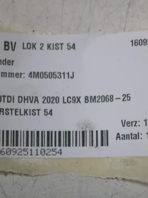 Draagarm onder kan L of R Audi SQ8 4M0505311J