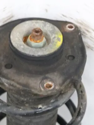Schokbreker voorzijde kan L en R VW Touran 1T 1T0413031GQ