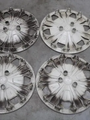 Set 17 inch wieldoppen Audi Q3 F3 83A601147