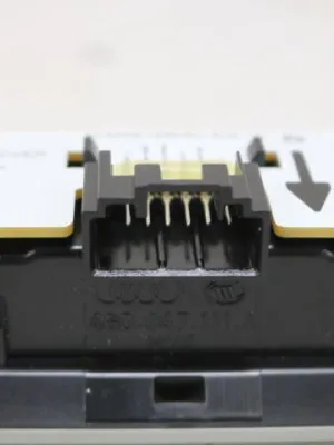 Binnenverlichting achterzijde Audi A6 4G FL 4G0947111A