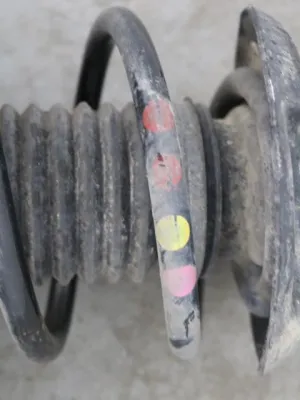 Schokbreker voorzijde kan L en R VW Touran 1T 1T0413031GQ